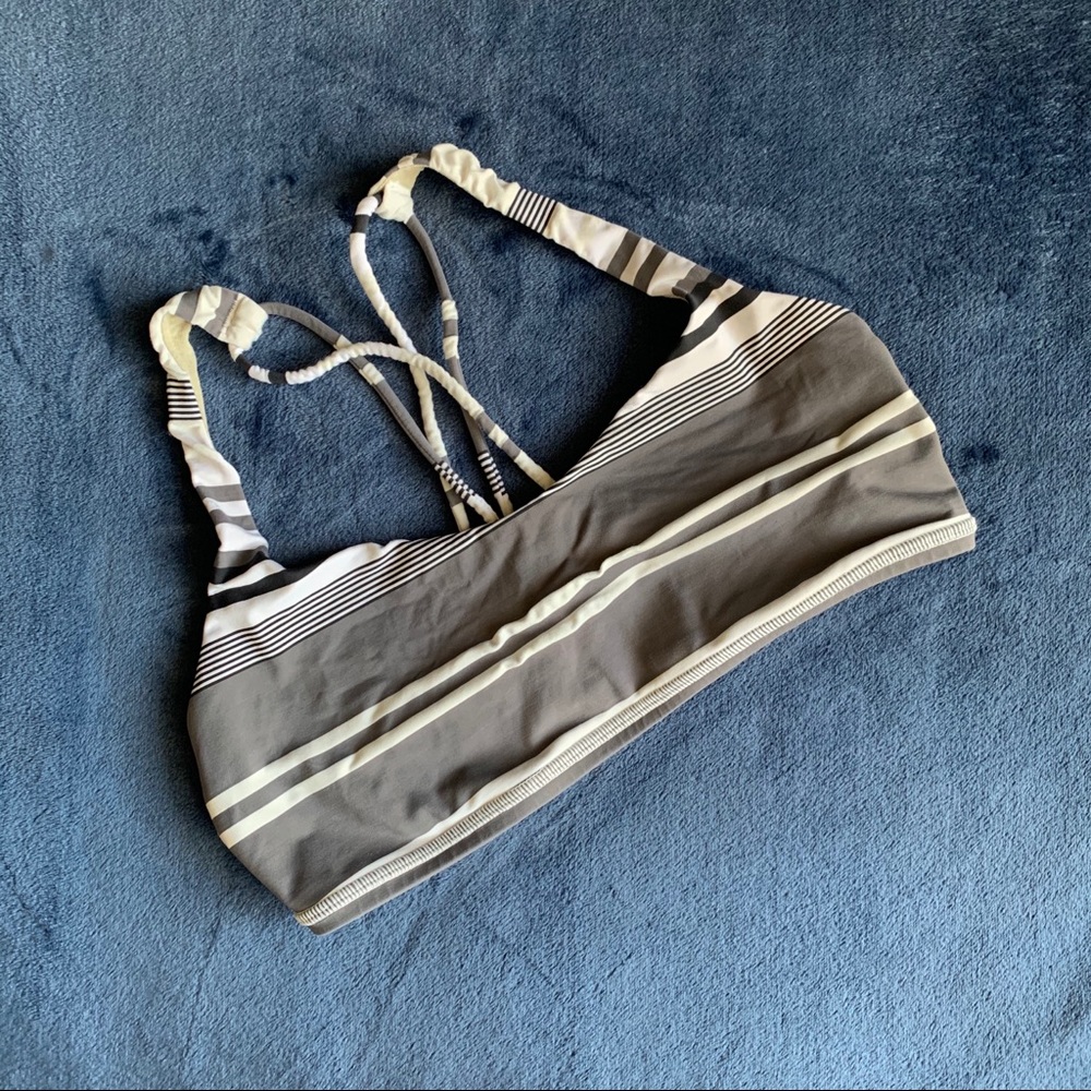 Lululemon stripe free to be bra size 8